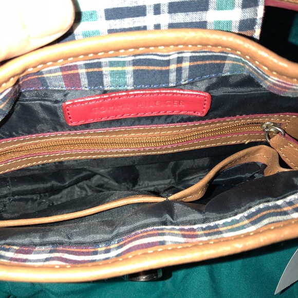 Tommy Hilfiger purse - Picture 3 of 3